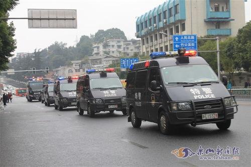 港警换装国产巡逻车视频,展现新时代警力风采
